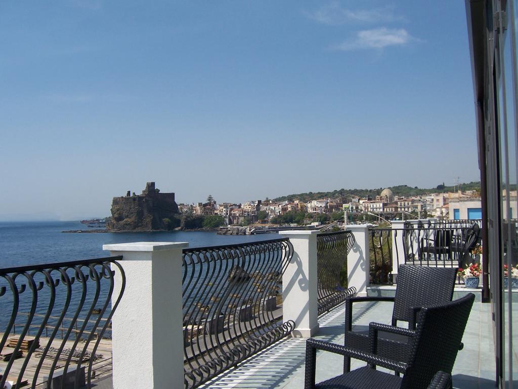 La Terrazza Bed and Breakfast Aci Castello Buitenkant foto